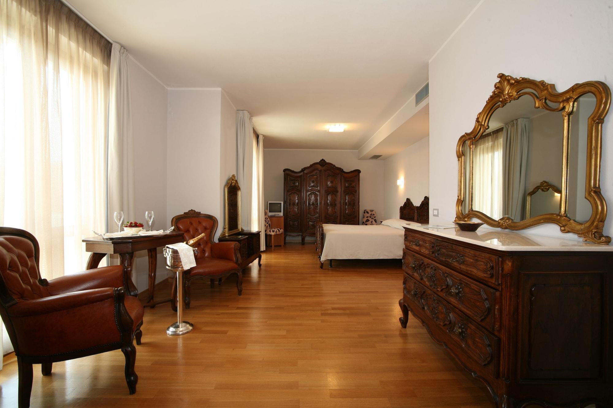 Grand Dei Castelli Hotel 4*