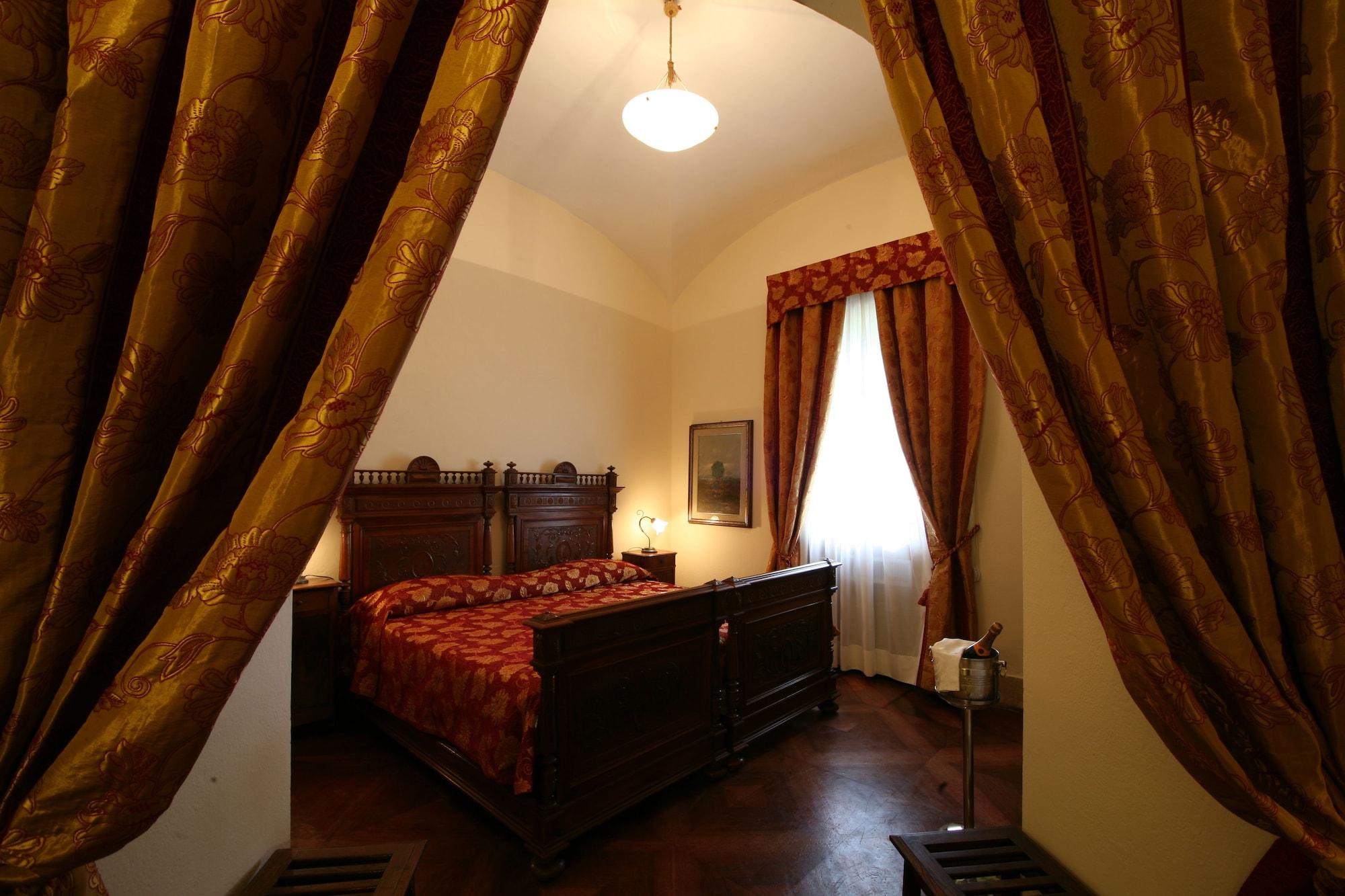 Grand Dei Castelli Hotel 4*